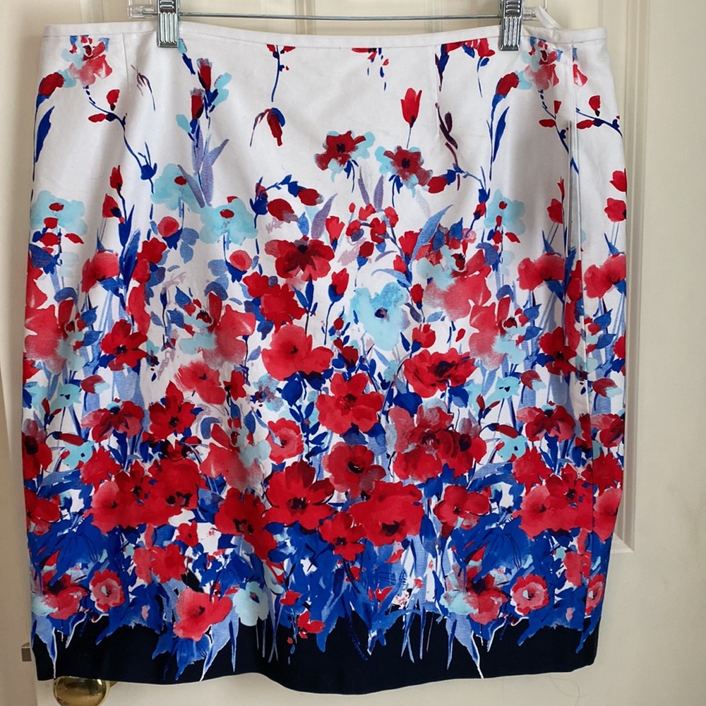 Dress skirt, white with navy and red, never worn